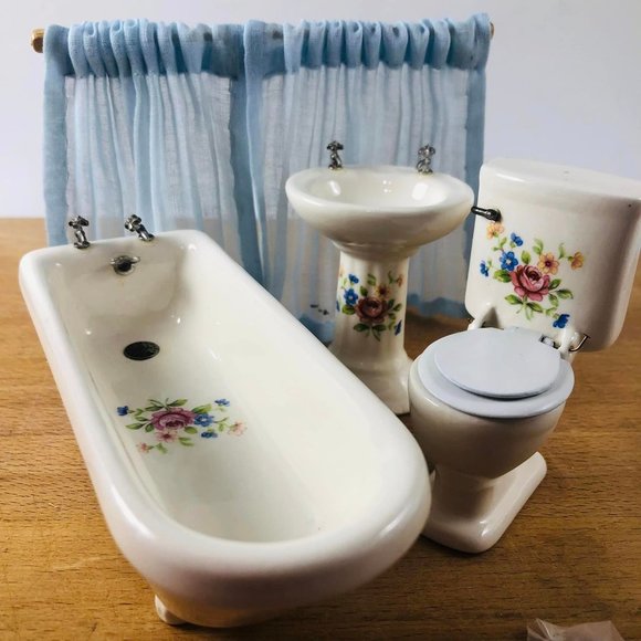 Dollhouse Porcelain Bathroom Tub Sink Toilet Curtains Miniature Set Floral Vtg - Picture 9 of 10